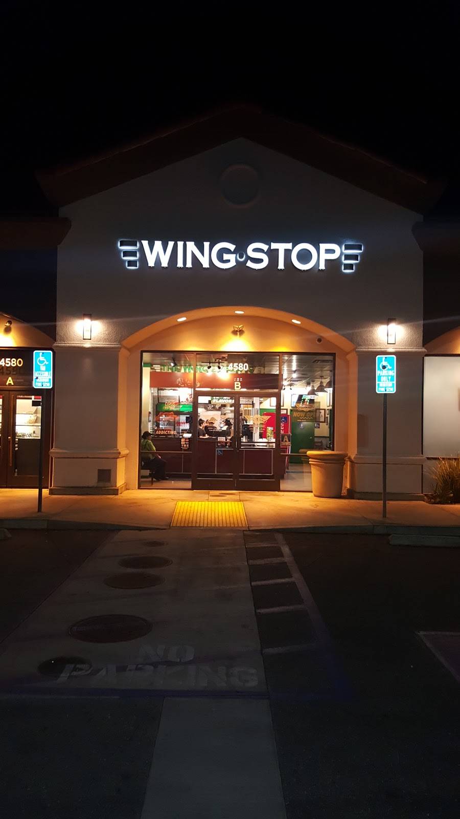 Wingstop | 4580 Coffee Rd Ste B, Bakersfield, CA 93308, USA | Phone: (661) 213-4567