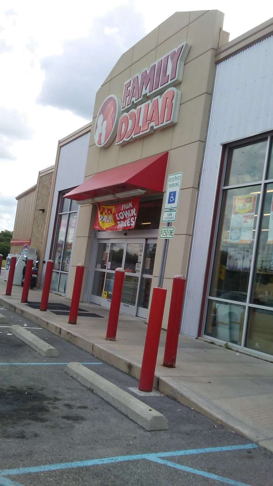 Family Dollar | 2747 Nichol Ave, Anderson, IN 46011, USA | Phone: (765) 649-7603