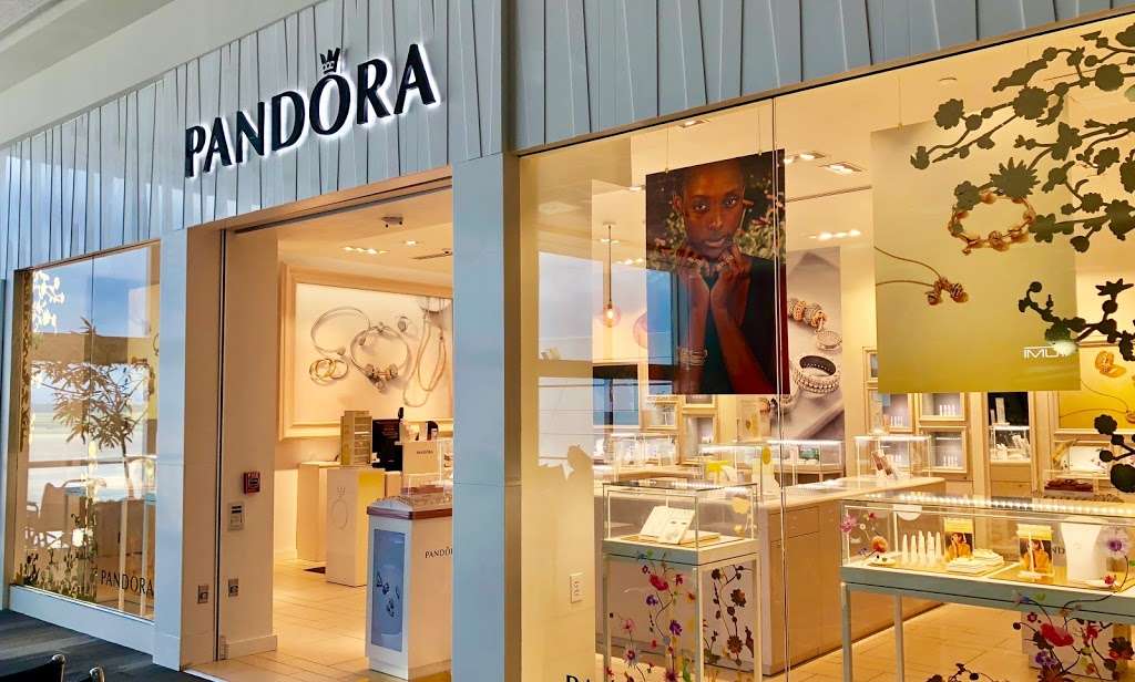 Pandora | 2800 N Terminal Rd B1-112A, Houston, TX 77032, USA | Phone: (281) 214-4071