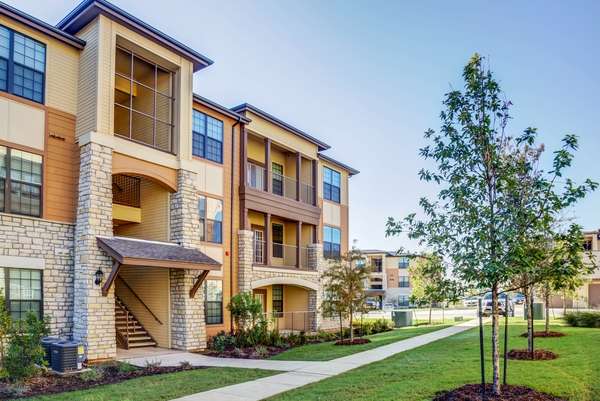 Dalian Monterrey Village Apartments | 10102 Ingram Rd, San Antonio, TX 78245, USA | Phone: (210) 645-7005