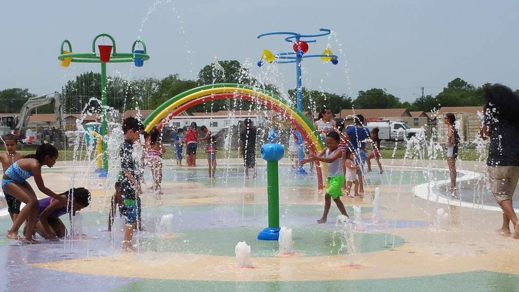 Ferguson Park | 1900 Gross Rd, Dallas, TX 75228, USA | Phone: (661) 585-8907