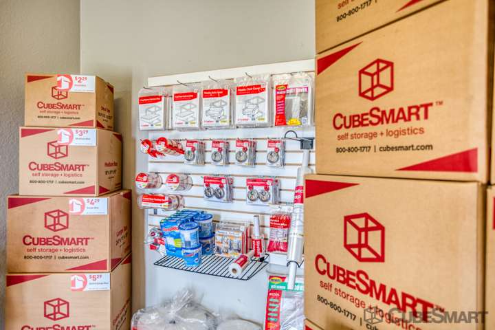 CubeSmart Self Storage | 15855 US-441, Summerfield, FL 34491, USA | Phone: (352) 245-4777