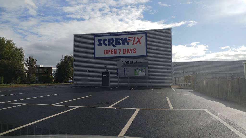 Screwfix | Vestry Trading Park, Vestry Road, Sevenoaks TN14 5EL, UK | Phone: 0333 011 2112