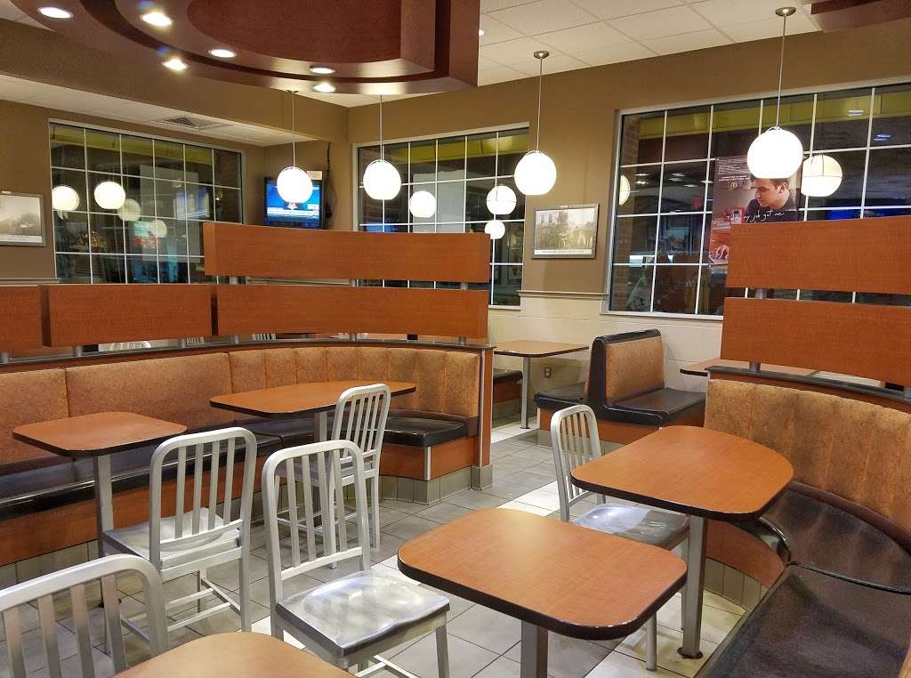 McDonalds | 346 Great Rd, Bedford, MA 01730, USA | Phone: (781) 275-8746