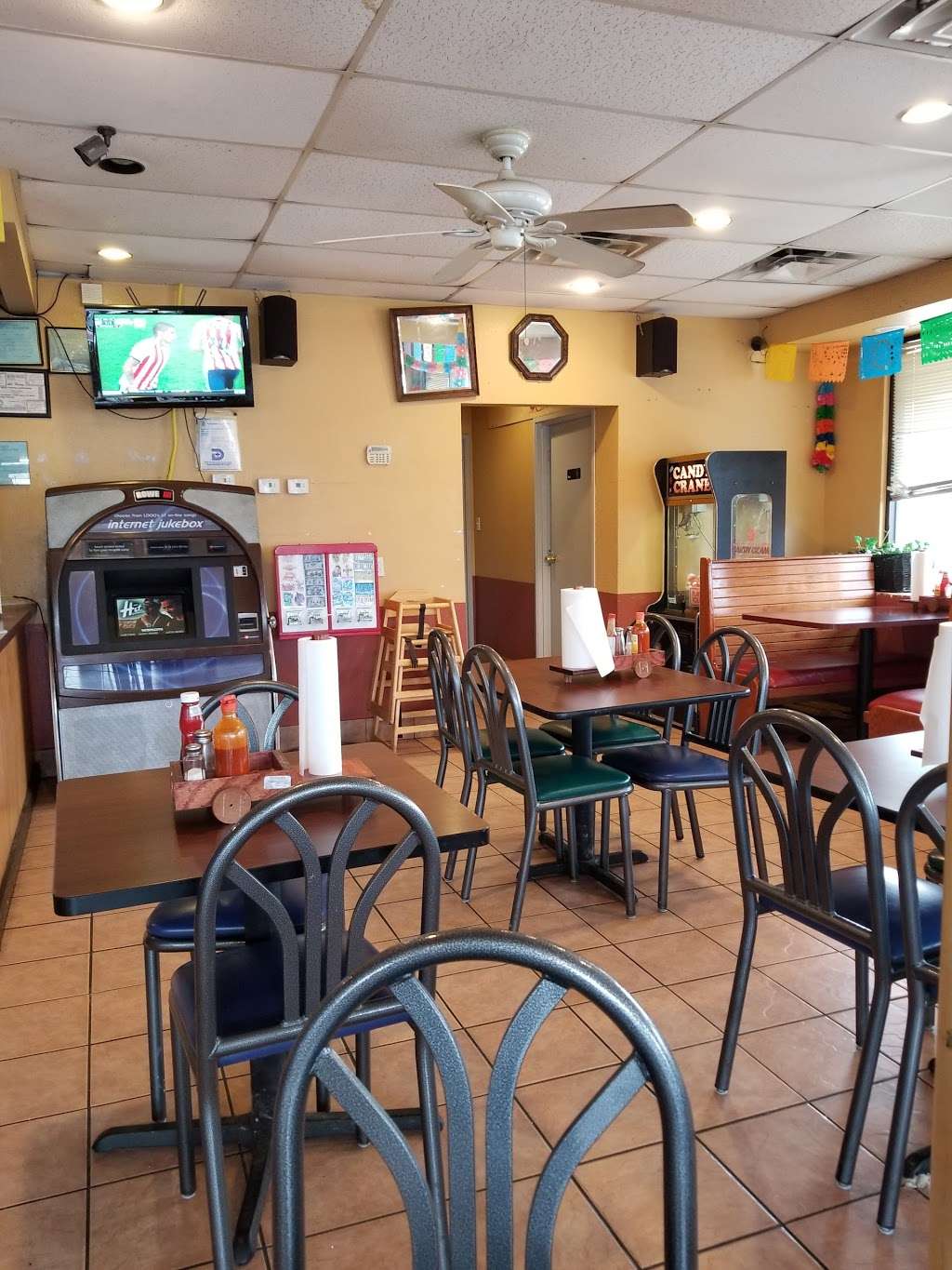 Cesar Tacos Y Gorditas | 2019 W Northwest Hwy, Dallas, TX 75220, USA | Phone: (469) 420-9921
