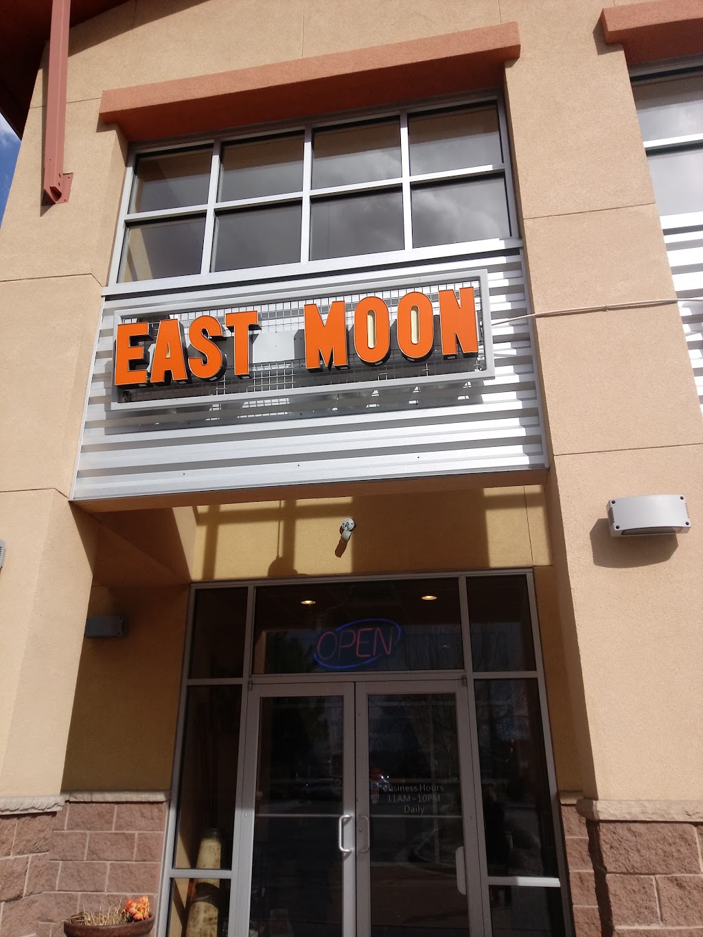 East Moon | 2144 Main St, Longmont, CO 80501, USA | Phone: (303) 684-8383