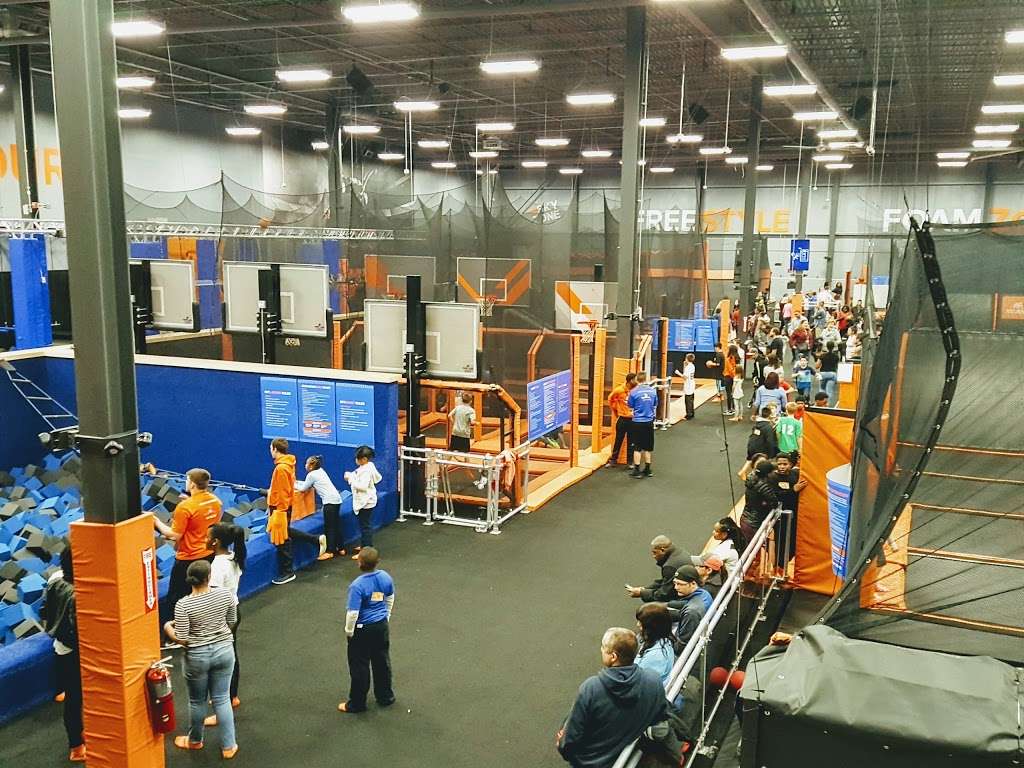 Sky Zone Trampoline Park | 66 Orland Square Dr suite b, Orland Park, IL 60462, USA | Phone: (708) 966-2399