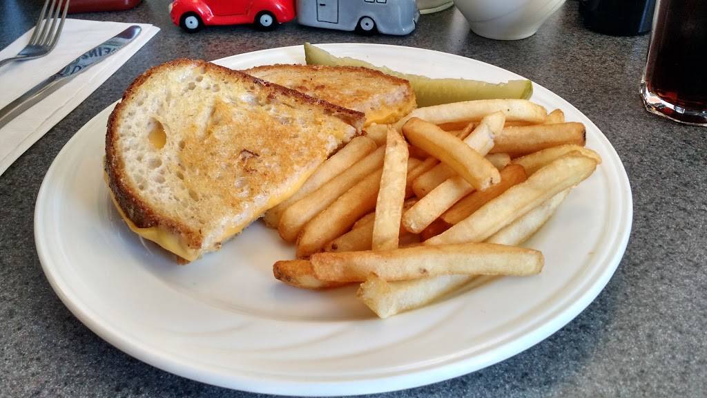 Whistle Stop Diner | 24060 Woodward Ave, Pleasant Ridge, MI 48069, USA | Phone: (248) 632-1311