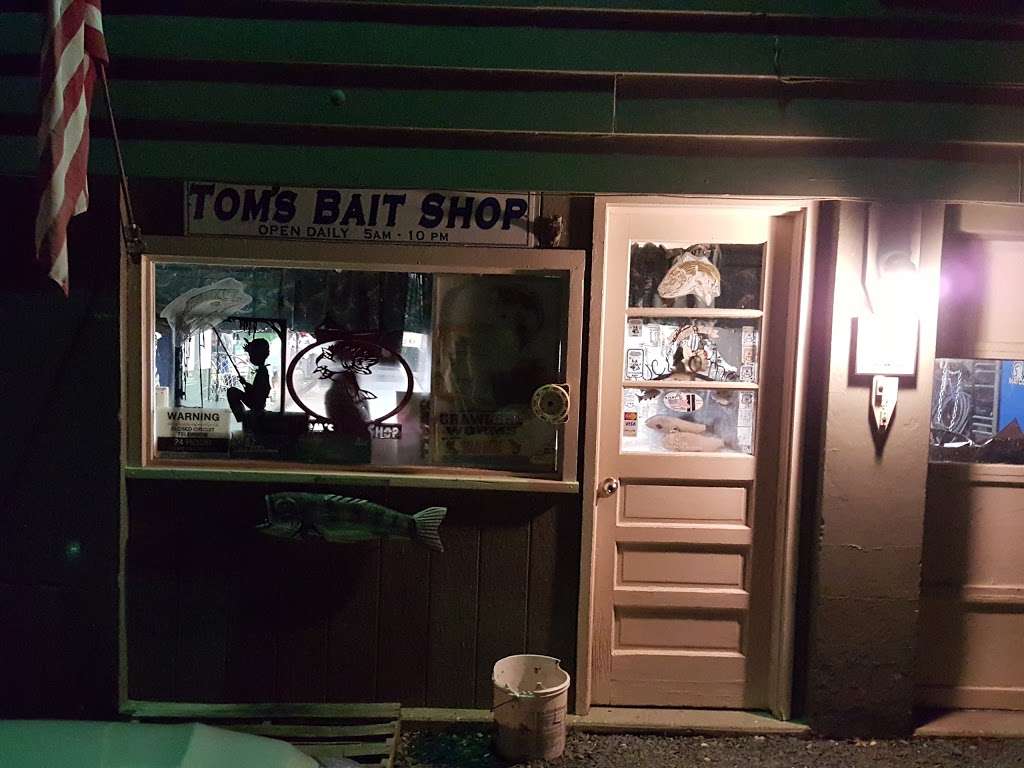 Toms Bait Shop | 729 Prosperous Valley Rd, Middletown, NY 10940, USA | Phone: (845) 733-4642