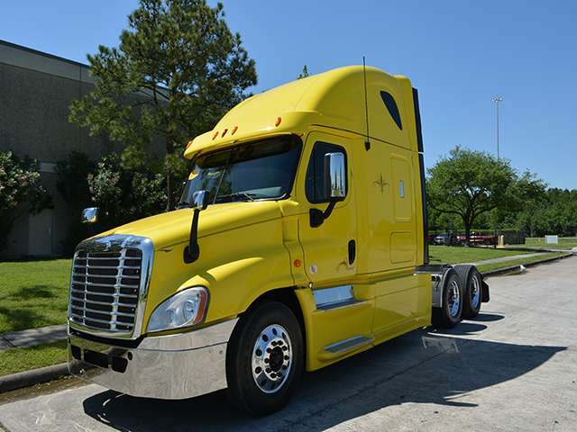 Trucks of Houston | 10011 N Loop E Fwy, Houston, TX 77029, USA | Phone: (888) 843-3456