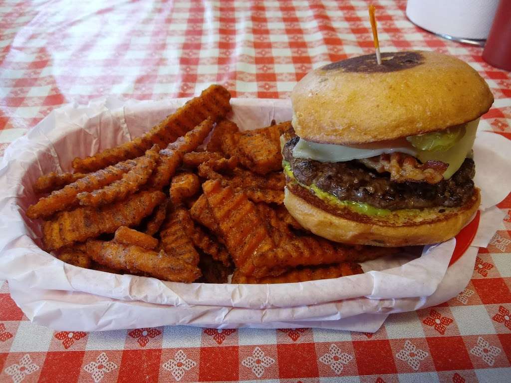 Burger Fresh Montgomery | 14409 Liberty St, Montgomery, TX 77356 | Phone: (936) 597-8448