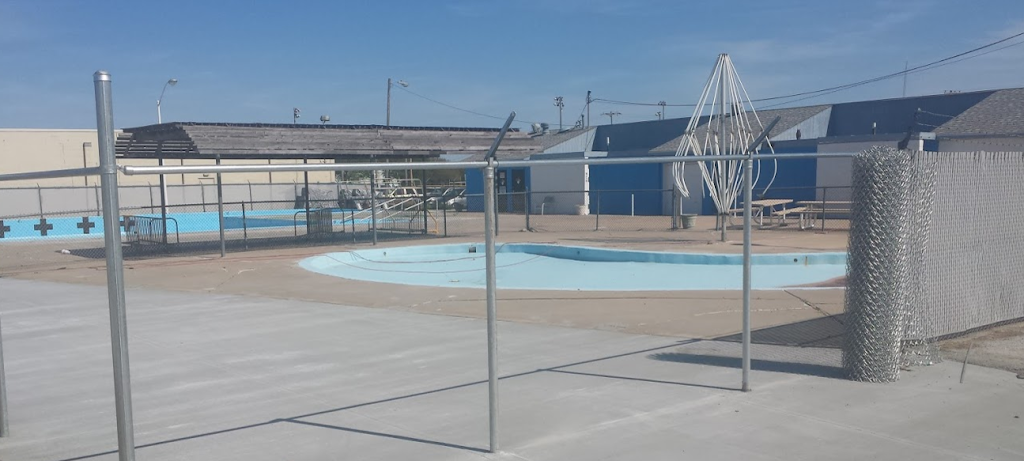 Papio Pool | 202 E Lincoln St, Papillion, NE 68046, USA | Phone: (402) 339-0077