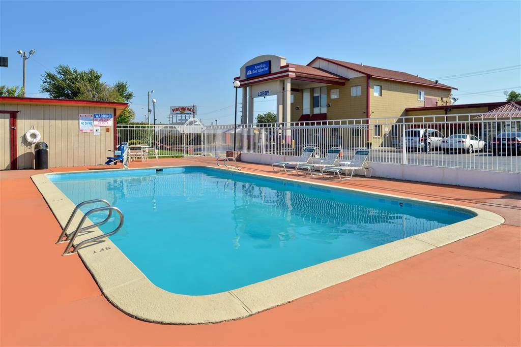 Americas Best Value Inn Tulsa at I-44 | 5525 W Skelly Dr, Tulsa, OK 74107, USA | Phone: (918) 446-1561