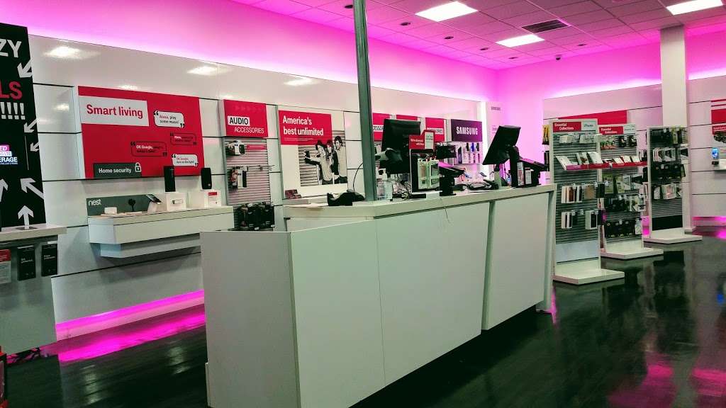 T-Mobile | 1821 S Federal Hwy Unit 202, Delray Beach, FL 33483, USA | Phone: (561) 330-6211