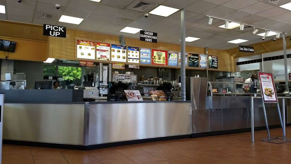 Braums Ice Cream & Burger Restaurant | 9755 Greenville Ave, Dallas, TX 75243, USA | Phone: (214) 503-7318