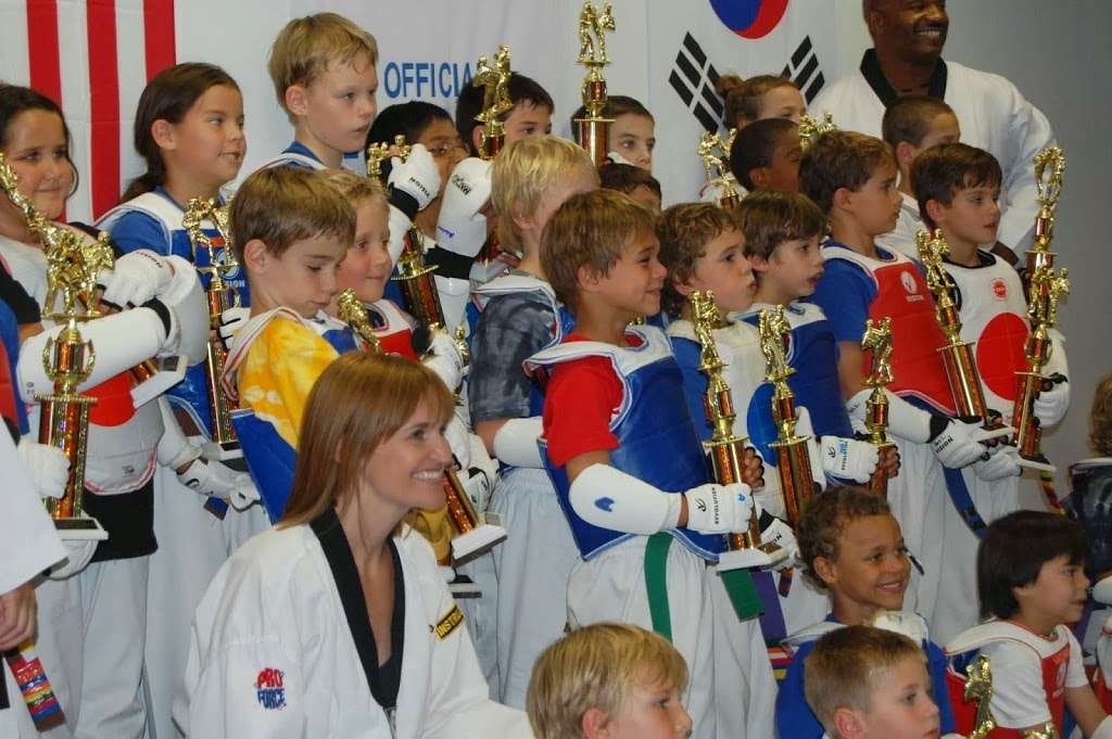 Als Black Belt Club - ABBC Taekwondo | 704 Oak Creek Dr, Lombard, IL 60148, USA | Phone: (630) 678-0750