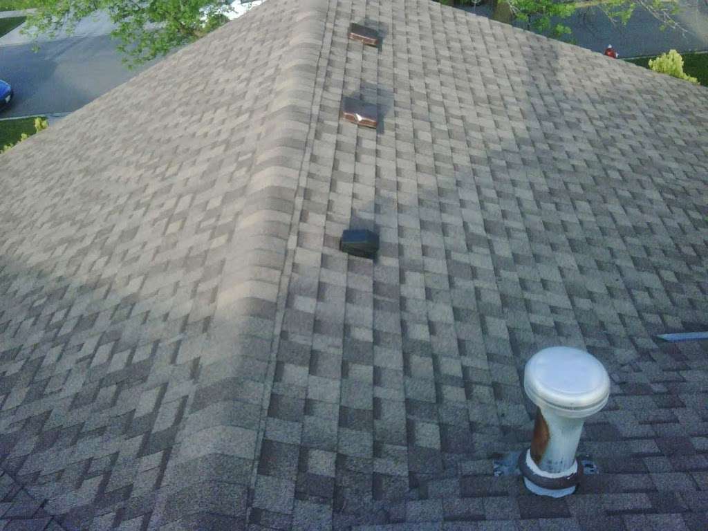 E&F ROOFING INC. Siding and Gutters | 7803 S Lockwood Ave, Burbank, IL 60459 | Phone: (708) 774-5628