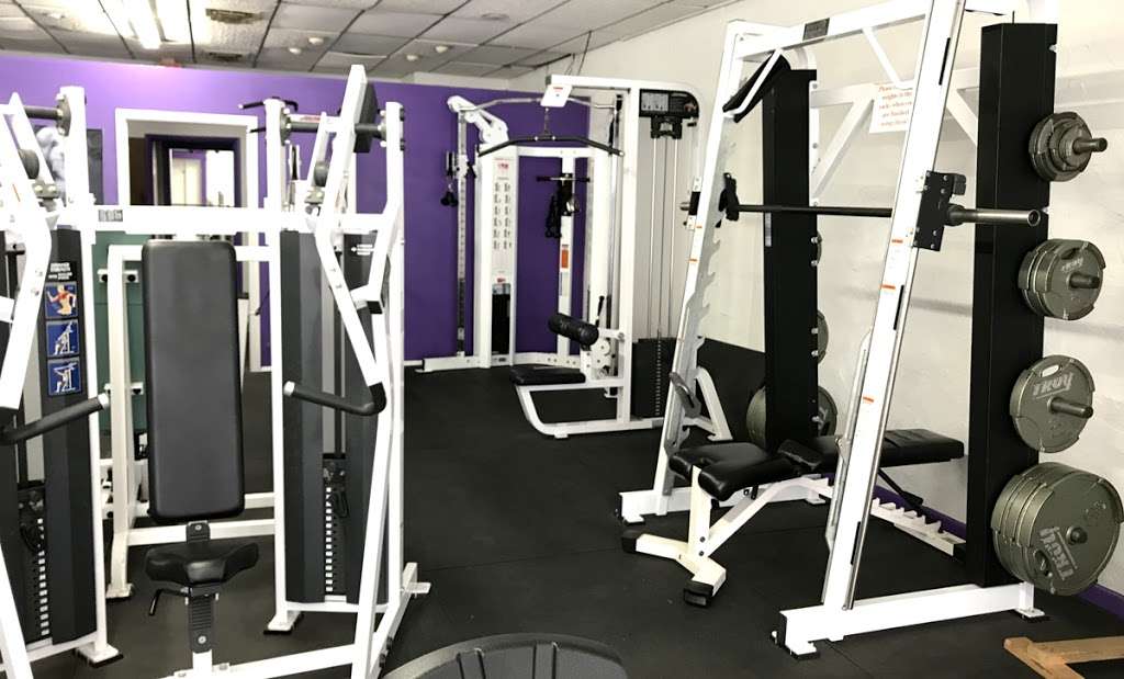 Downtown Fitness | 3 York St, Taneytown, MD 21787, USA | Phone: (410) 756-2060