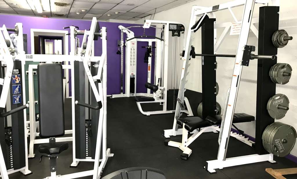 Downtown Fitness | 3 York St, Taneytown, MD 21787 | Phone: (410) 756-2060