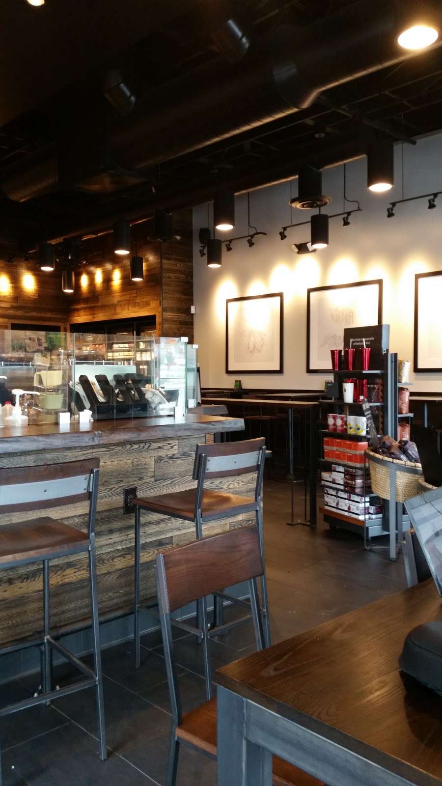 Starbucks | 15500 W Greenfield Ave, Brookfield, WI 53005 | Phone: (262) 599-1090