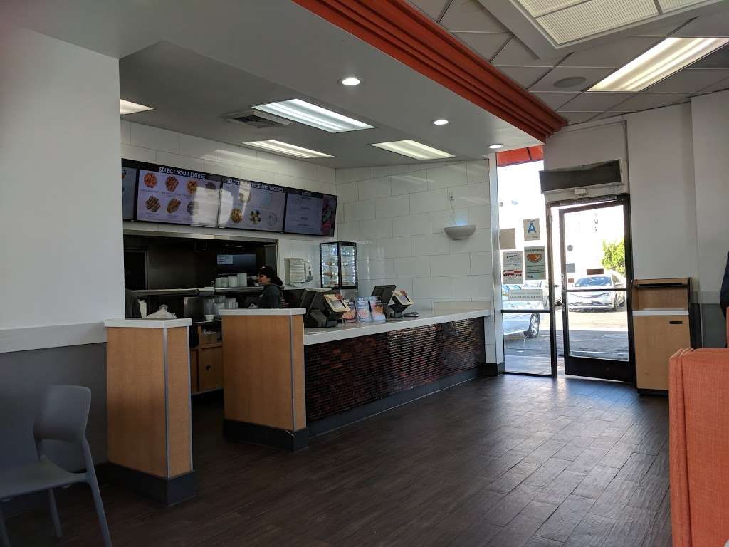 Yoshinoya Vermont & Rosecrans | 14225 S Vermont Ave, Gardena, CA 90247, USA | Phone: (310) 516-7863