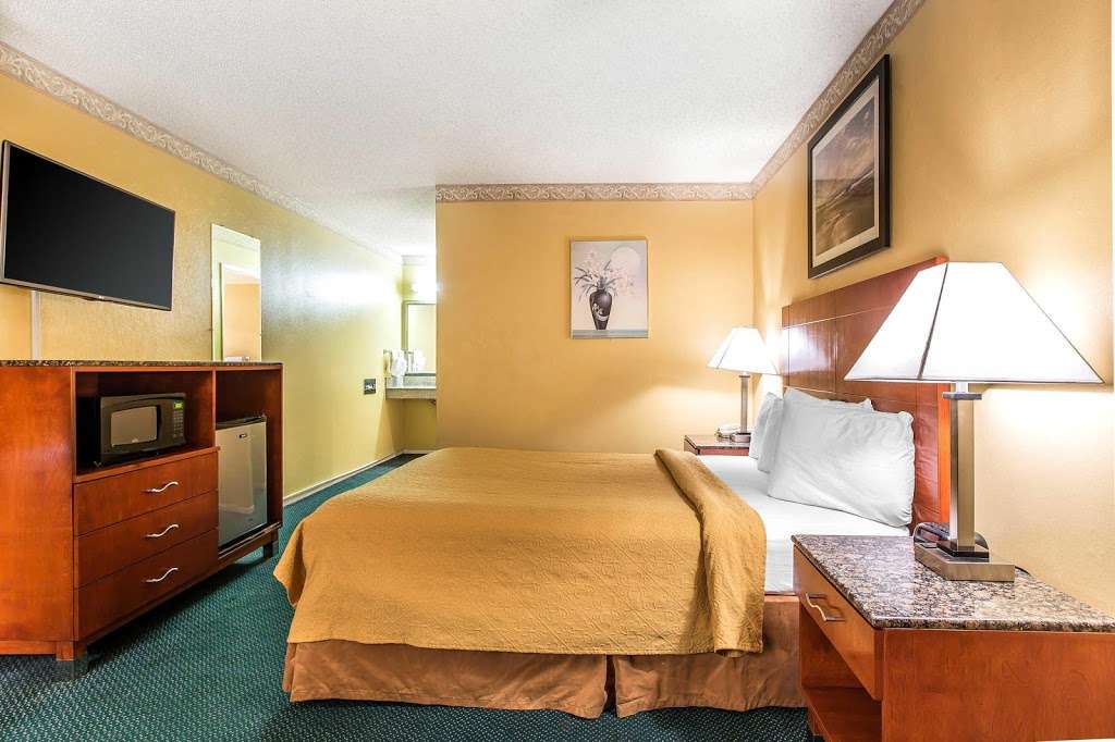 Quality Inn & Suites | 984 W Ventura Blvd, Camarillo, CA 93010, USA | Phone: (805) 987-4188