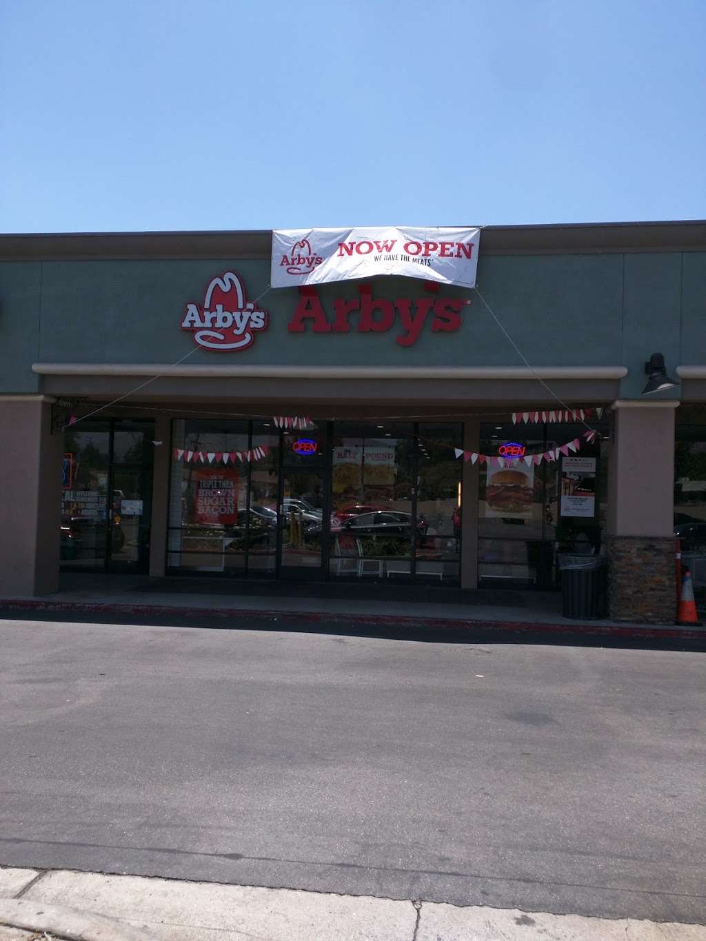 Arbys | 12655 Glenoaks Blvd, Sylmar, CA 91342, USA | Phone: (818) 362-6000