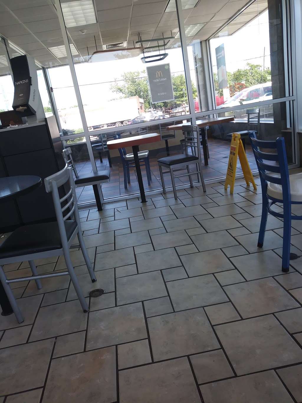 McDonalds | 265 Nassau Rd, Roosevelt, NY 11575, USA | Phone: (516) 867-9478