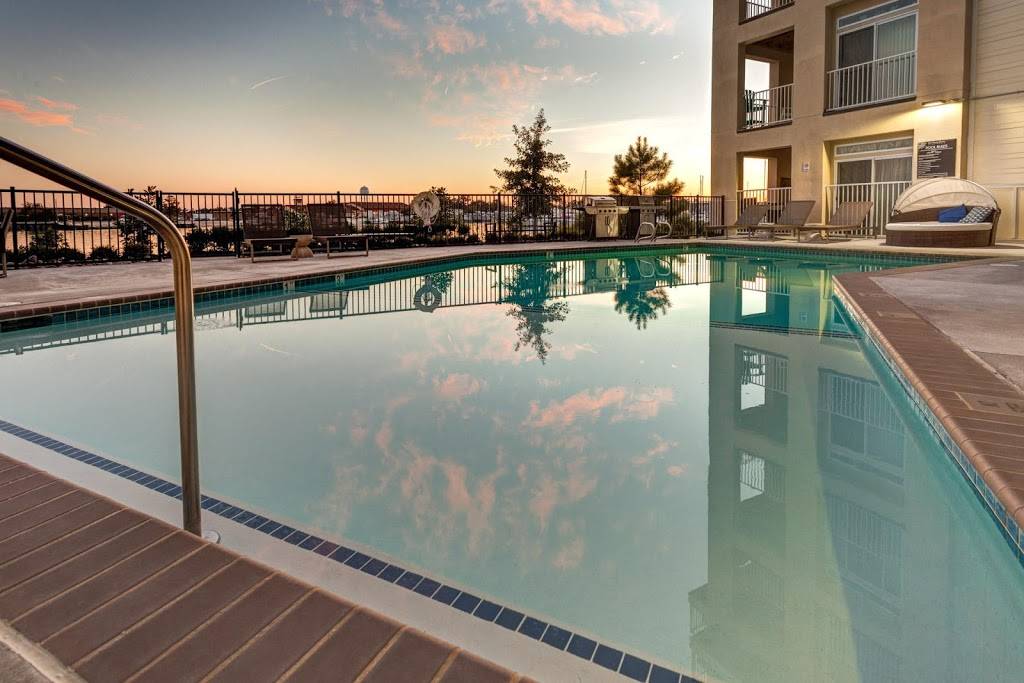 East Beach Marina Apartments | 4921 Pretty Lake Ave, Norfolk, VA 23518, USA | Phone: (757) 793-2612