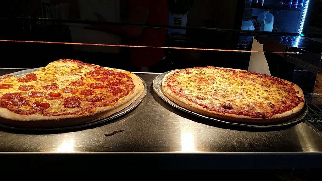 Salernos Pizza of Bolingbrook | 899 S Weber Rd, Bolingbrook, IL 60490, USA | Phone: (630) 226-1144