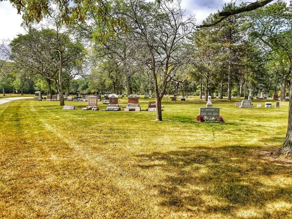 Mount Emblem Cemetery | 520 E Grand Ave, Elmhurst, IL 60126, USA | Phone: (630) 834-6080