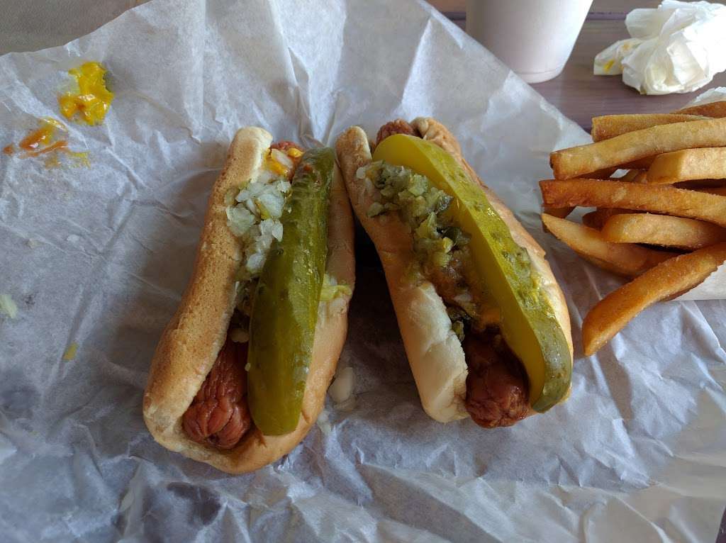 Hot Dog Johnnys | 333 US-46, Belvidere, NJ 07823, USA | Phone: (908) 453-2882