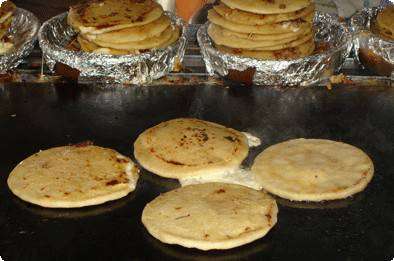 PUPUSERIA JOHAN | 3143 Louise St, Lynwood, CA 90262, USA | Phone: (323) 490-6785