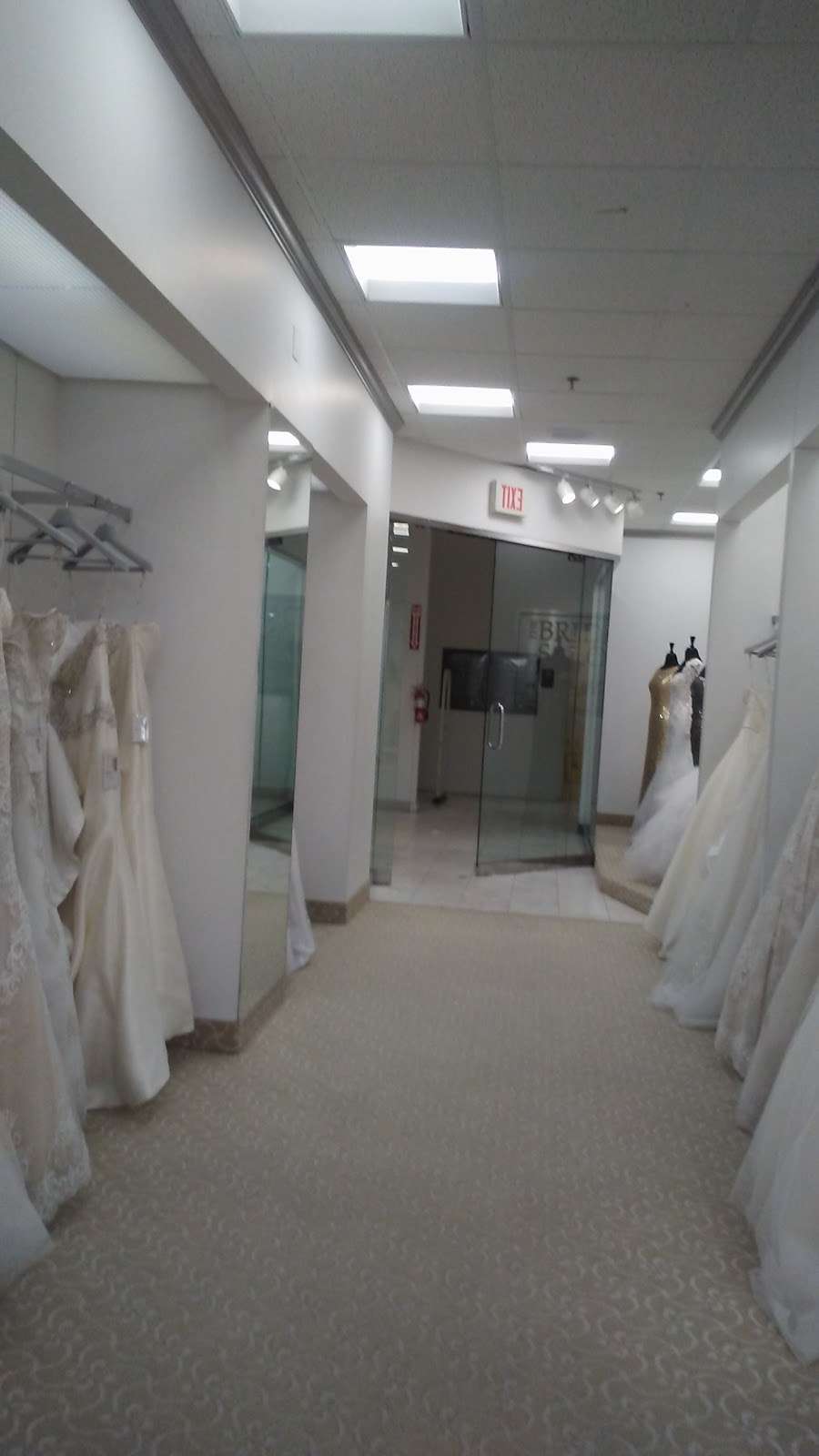 Macys Bridal Salon by Demetrios | 1100 Northern Blvd, Manhasset, NY 11030, USA | Phone: (516) 869-0391