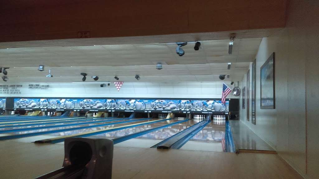 Pikeside Bowl | 3485 Winchester Ave, Martinsburg, WV 25405, USA | Phone: (304) 267-2042