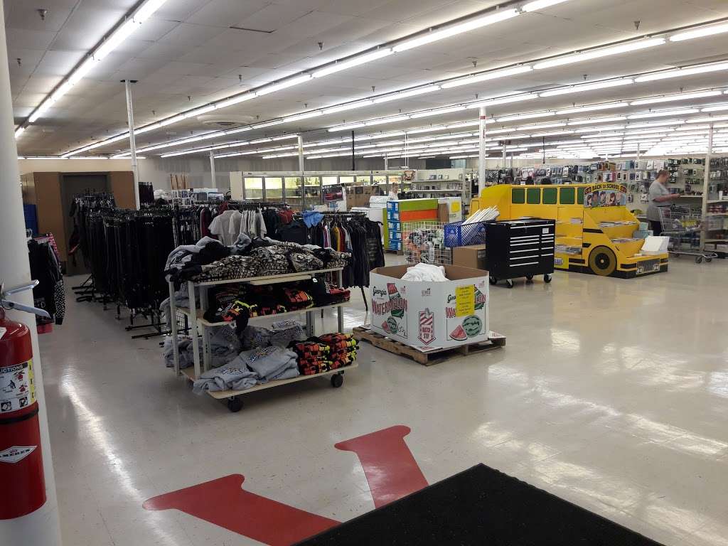 DGM Salvage Retail Store | 13800 W Frontage Rd, Grandview, MO 64030, USA | Phone: (816) 767-0898