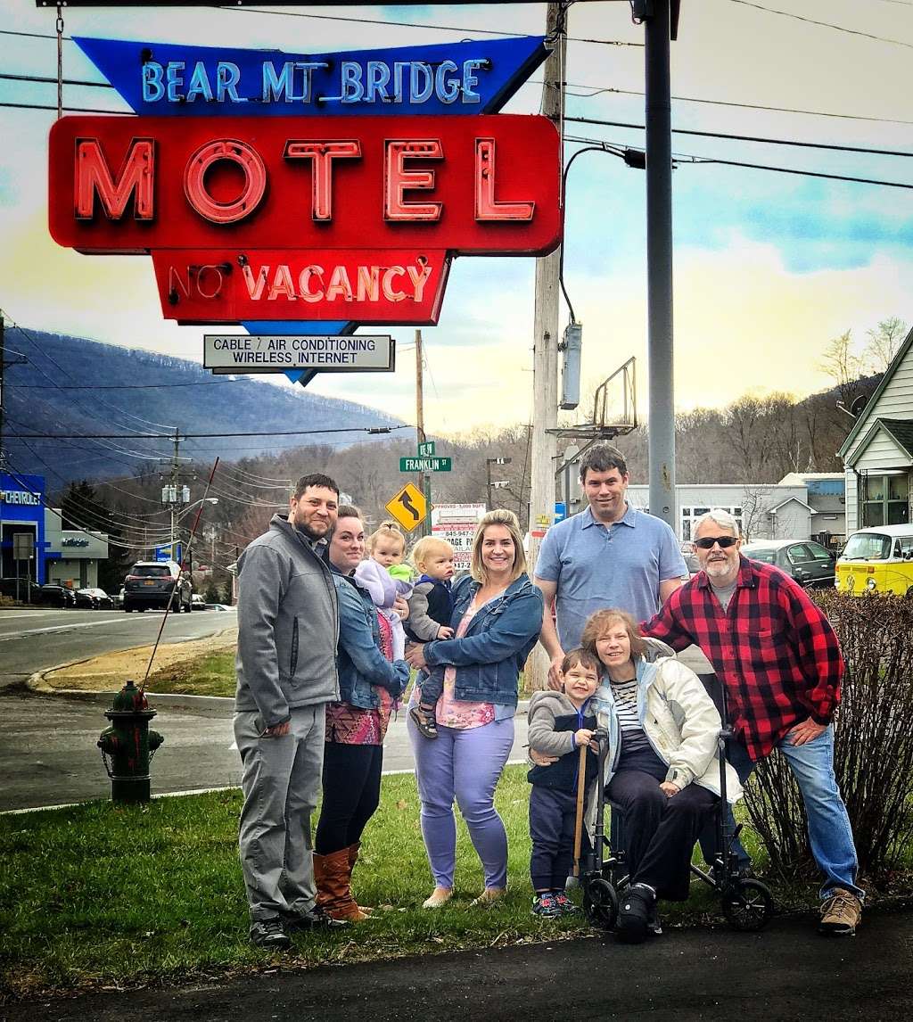 Bear Mountain Bridge Motel | 1041 US-9W, Fort Montgomery, NY 10922, USA | Phone: (845) 446-2472