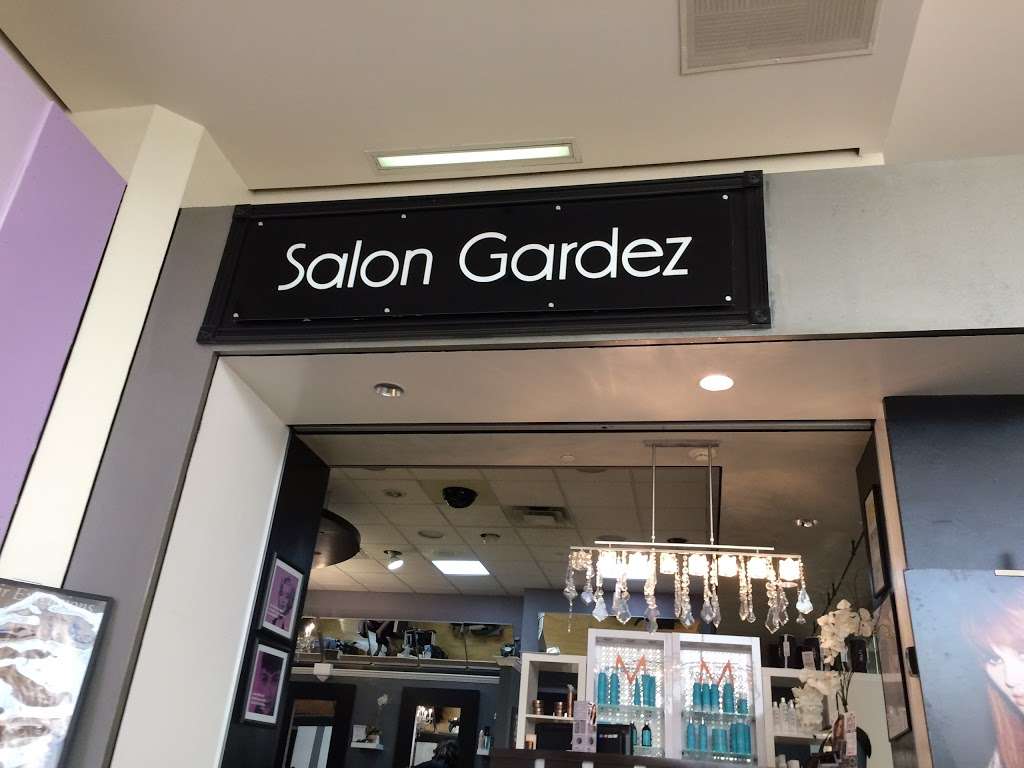 Salon Gardez & Make-Up Studio | 2103 Montebello Town Center, Montebello, CA 90640, USA | Phone: (323) 720-9222