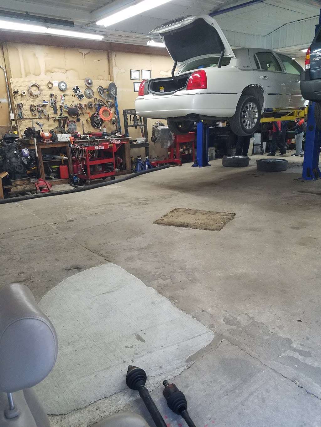 Jaimes Garage Auto Repair | 2414 Burbank St, Joliet, IL 60435, USA | Phone: (815) 280-9472
