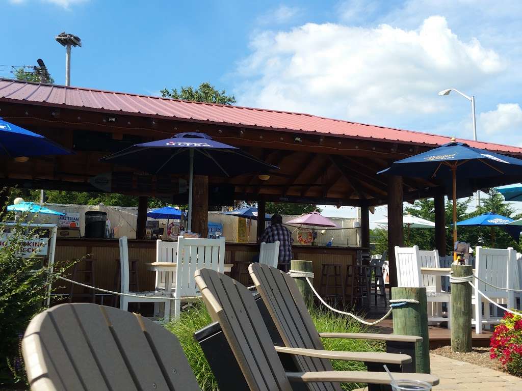 Dockside Restaurant & Sports Bar | 421 Deale Rd, Tracys Landing, MD 20779 | Phone: (410) 867-1138