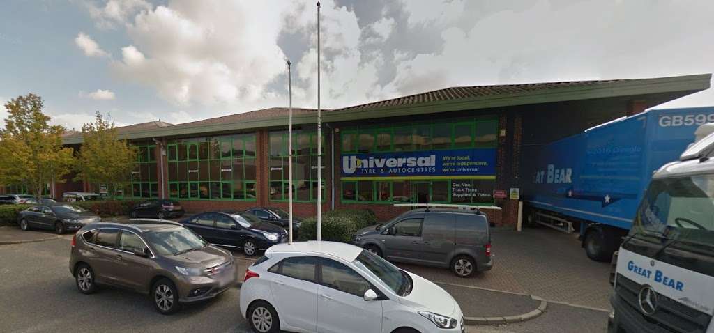 Universal Tyres Dartford | Orbital One, Green Street Green Rd, Dartford DA1 1QG, UK | Phone: 01322 329109