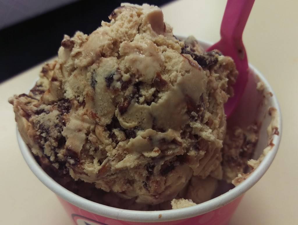 Baskin-Robbins | 5915 Bergenline Ave, West New York, NJ 07093, USA | Phone: (201) 854-0010