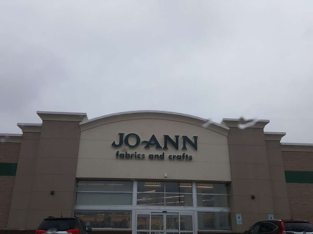 JOANN Fabrics and Crafts | 600 N Edwards Blvd, Lake Geneva, WI 53147, USA | Phone: (262) 249-0371