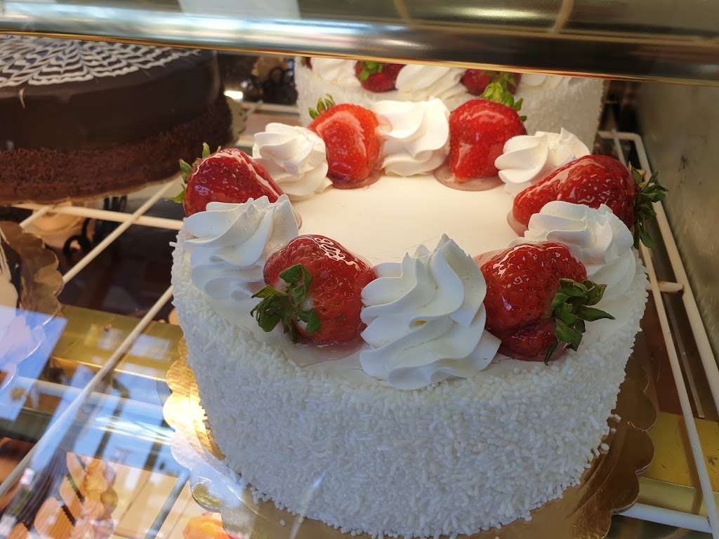 Vrej Pastry | 1074 Allen Ave, Pasadena, CA 91104 | Phone: (626) 797-2331