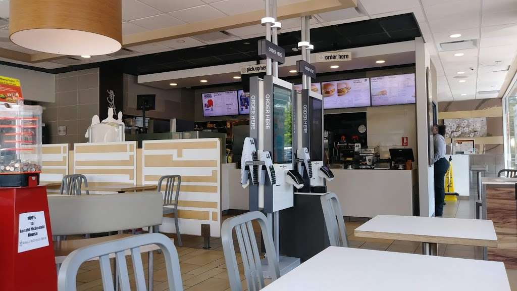 McDonalds | 5525 Walt Loop Rd, Lakeland, FL 33809, USA | Phone: (863) 816-8726