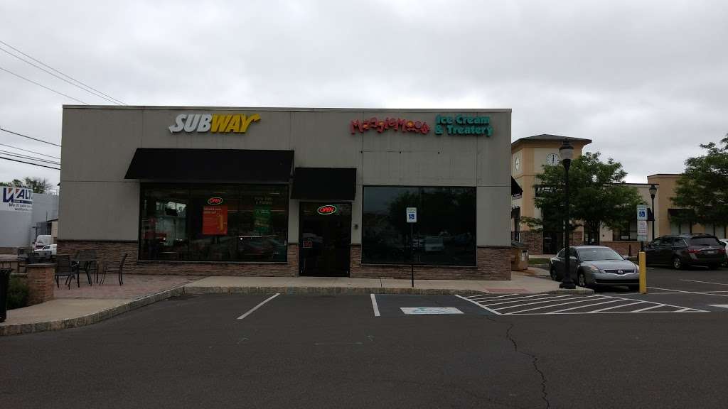 Subway Restaurants | The Pavillion, 501 S Broad St #13, Lansdale, PA 19446, USA | Phone: (215) 362-5778