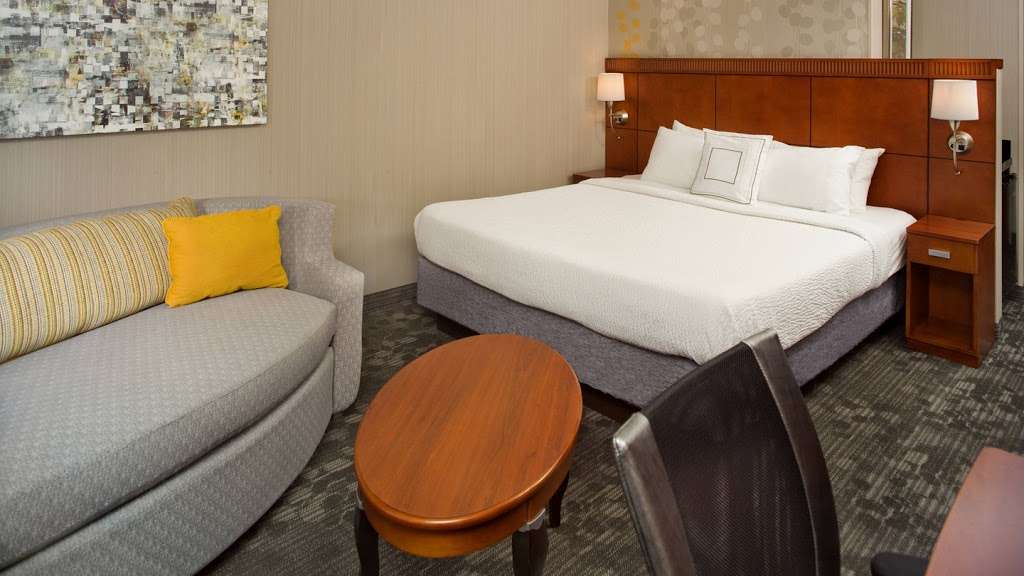 Courtyard by Marriott Washington Capitol Hill/Navy Yard | 140 L St SE, Washington, DC 20003, USA | Phone: (202) 479-0027