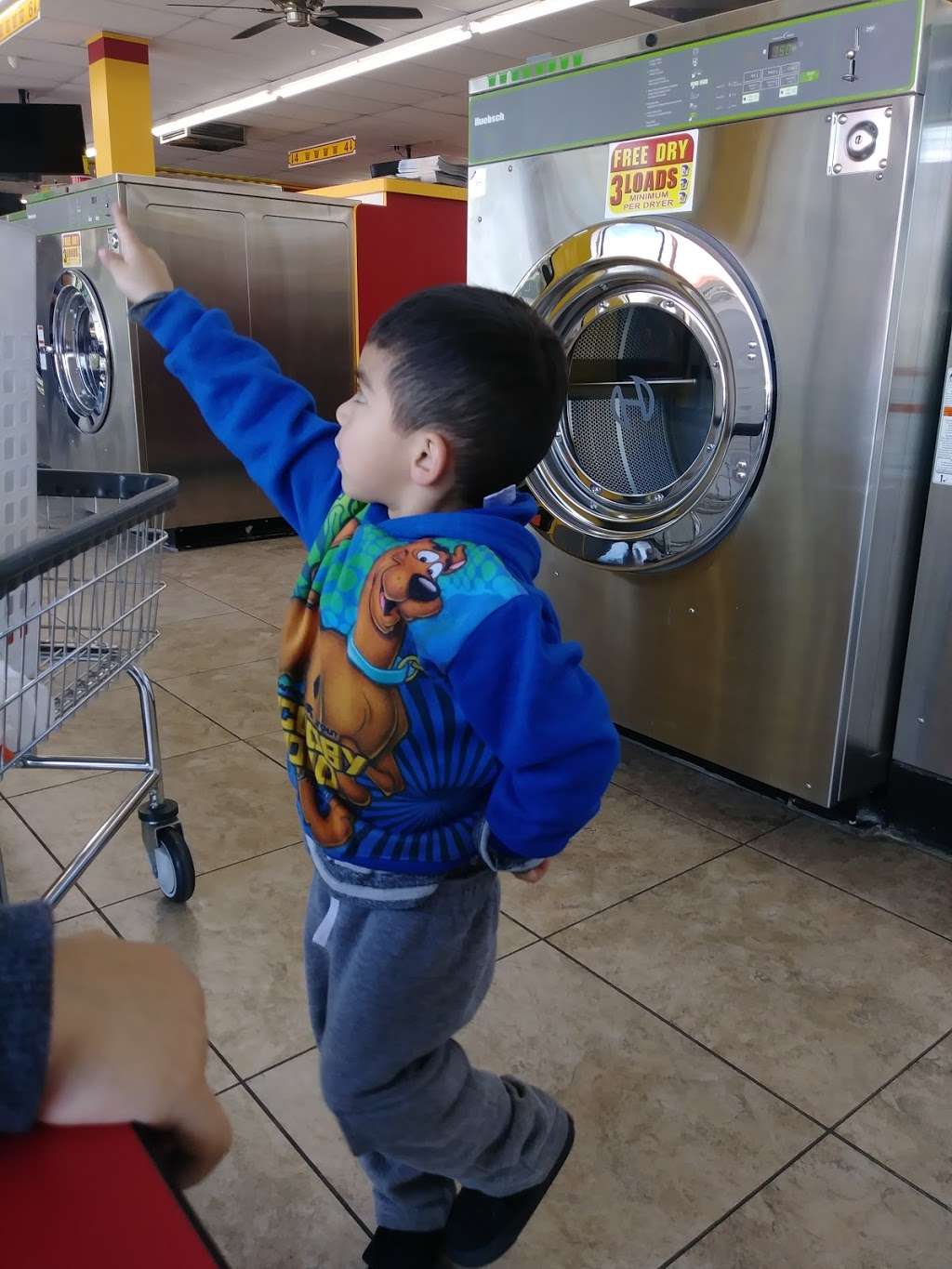 Coin Laundry | 2091 N Towne Ave, Pomona, CA 91767, USA | Phone: (626) 726-5020