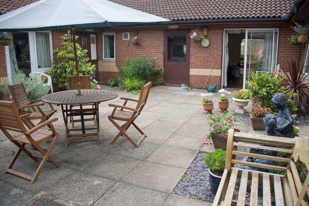 Priory Mews Care Home | Watling St, Dartford DA2 6EG, UK | Phone: 0333 321 4715