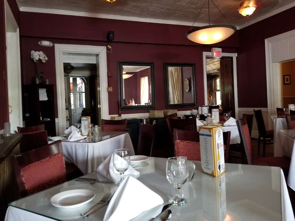 The National Hotel Restaurant | 31 Race St, Frenchtown, NJ 08825, USA | Phone: (908) 996-3200